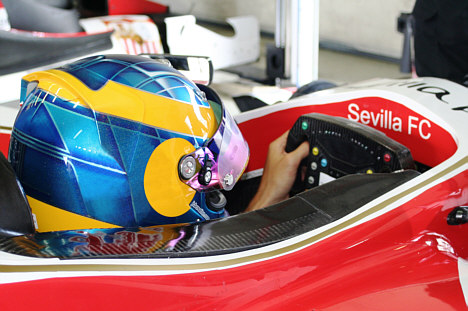 Sébastien Bourdais tester på Magny-Cours.
(Foto: Superleague Formula)